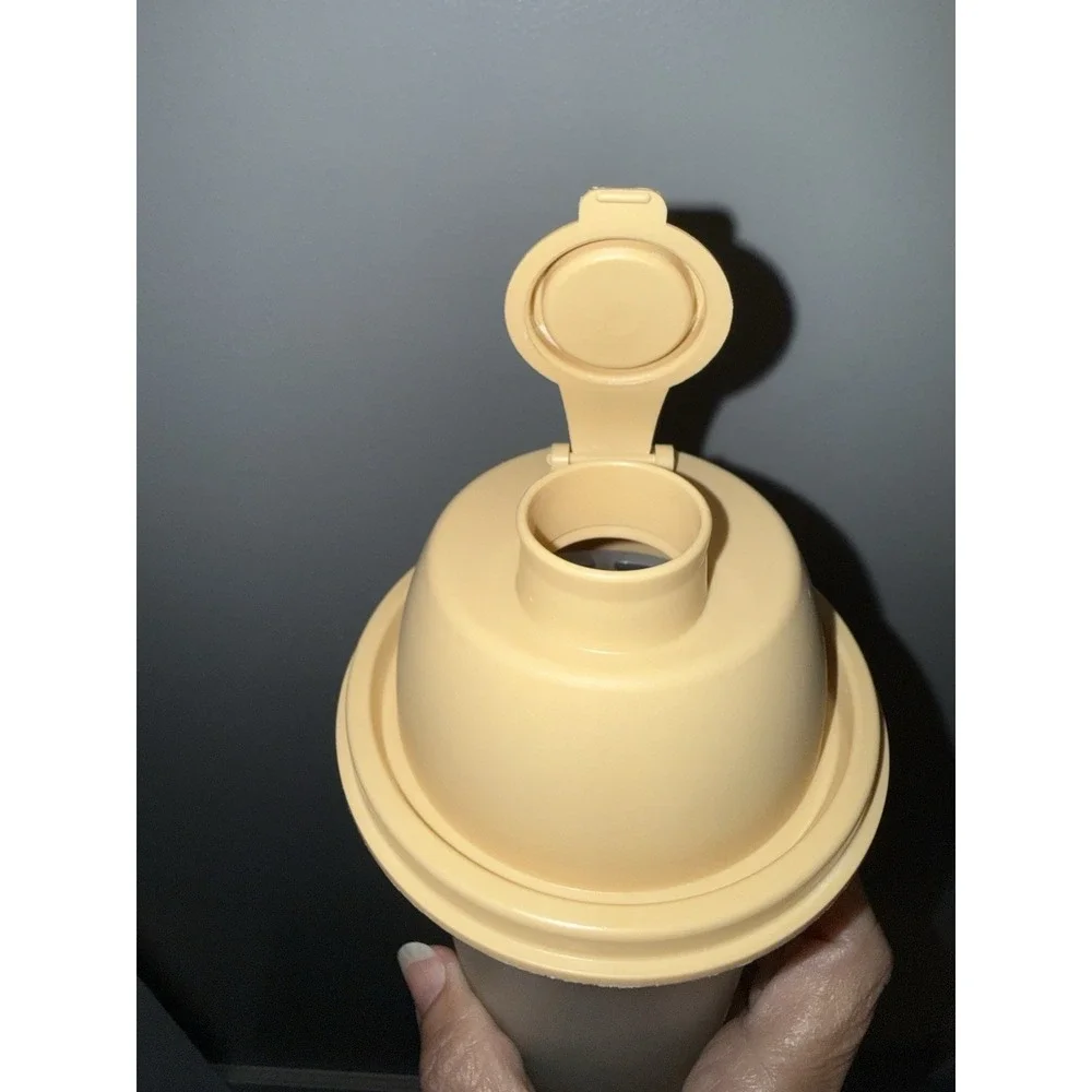 Vintage Tupperware Sheer Harvest Gold Lid #844 Quick Shake Shaker Mixer, 2 Cups